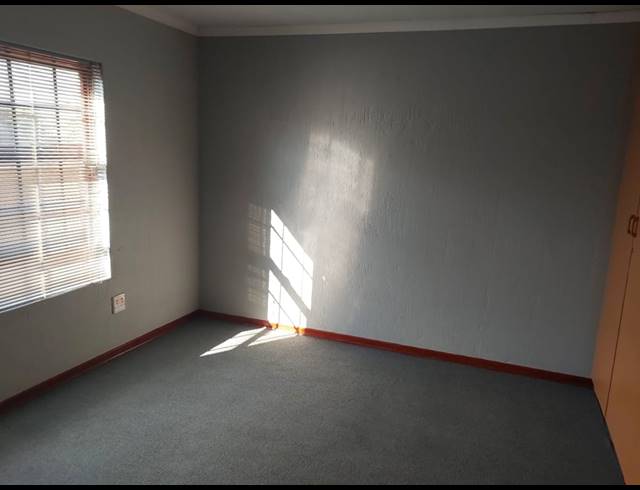 3 BEDROOM APARTMENT FOR SALE IN VAALPARK